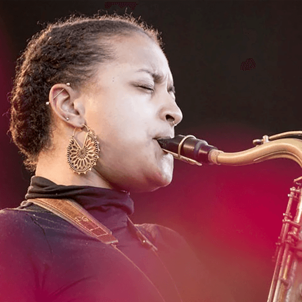 Nubya Garcia, Saxophonistin